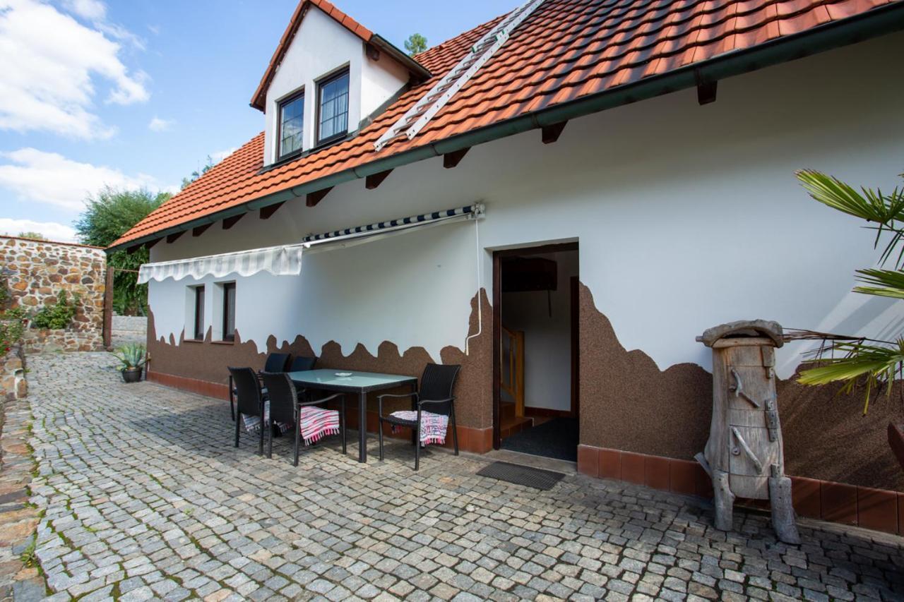 Hajovna Hnevnice Exterior photo