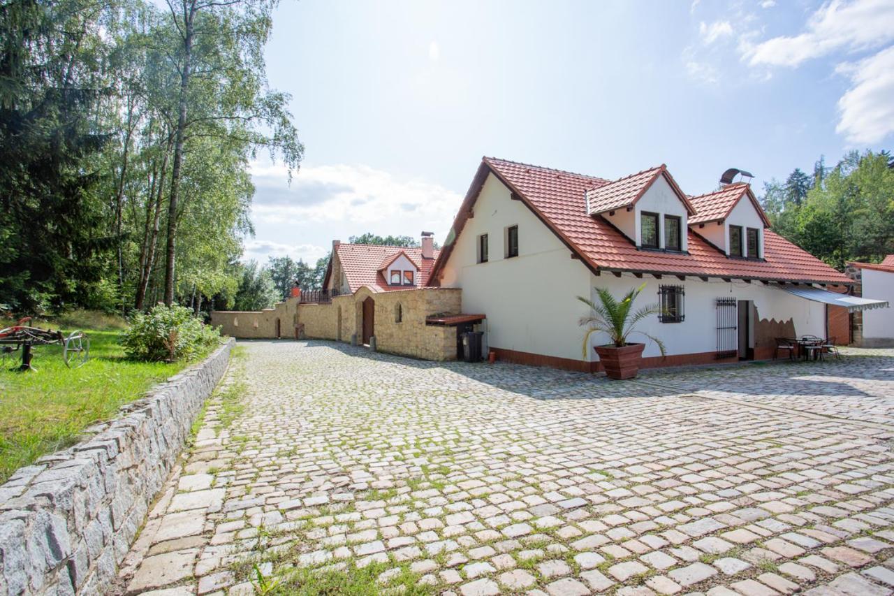 Hajovna Hnevnice Exterior photo